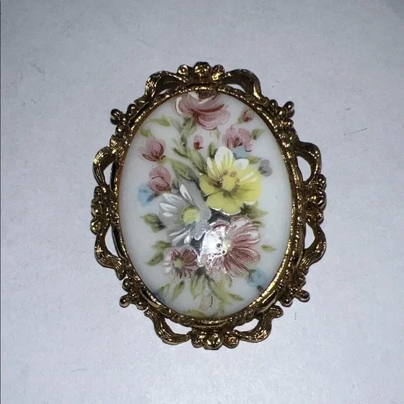 Floral Cameo Brooch with Gold Frame - Picture 1 of 5